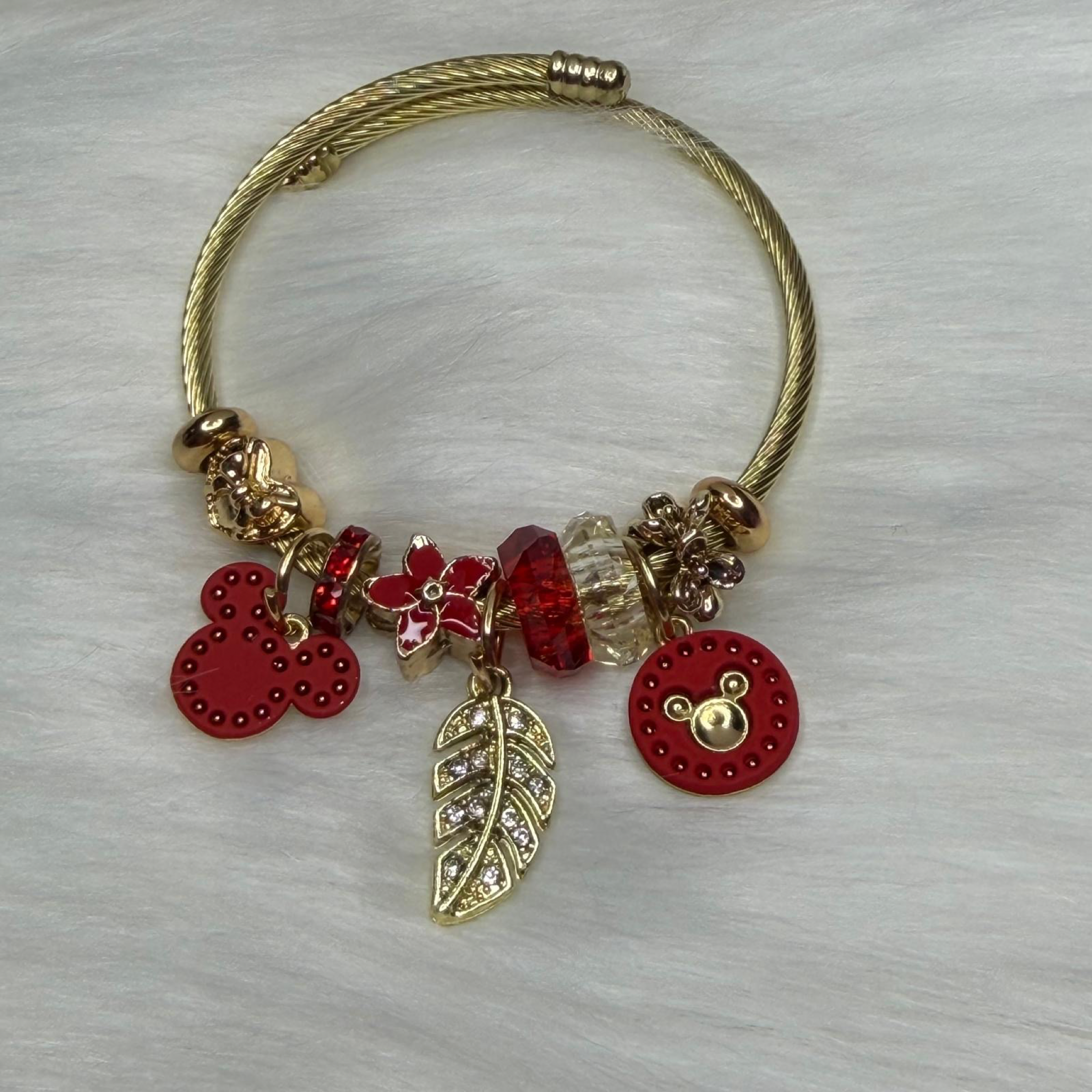 Pulsera Ajustable con Charms de Mickey Mouse