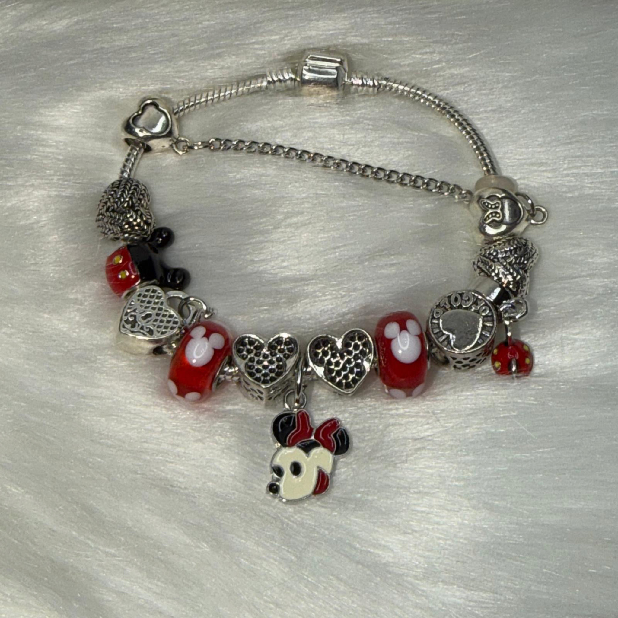 Pulsera con Charms de Minnie Mouse