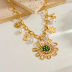 Collar de Flor con Colgantes de Perla