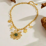 Collar de Flor con Colgantes de Perla