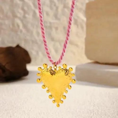 Collar Tejido Colorido de Corazón
